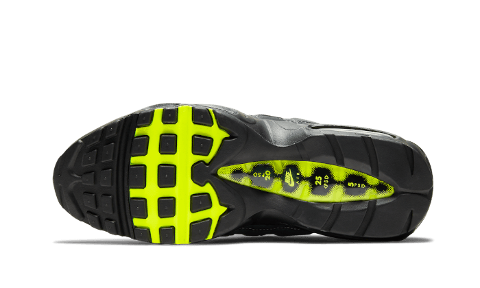 2 - Wethenew-Sneakers-France-Nike-Air-Max-95-OG-Neon-_2020_-554970-174-4_1200x_f7d3da8d-f91c-4576-9d90-c1deaa5c1028